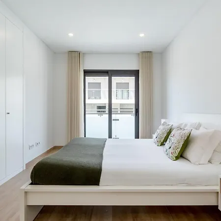 Elegant 2bdr In By Lovelystay