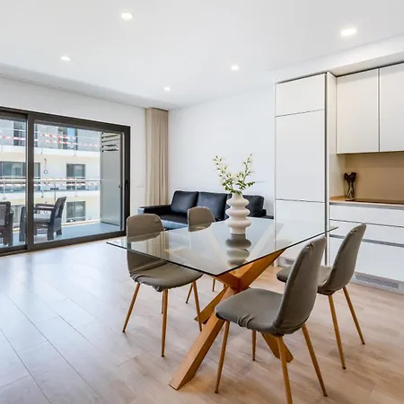 Elegant 2bdr In By Lovelystay