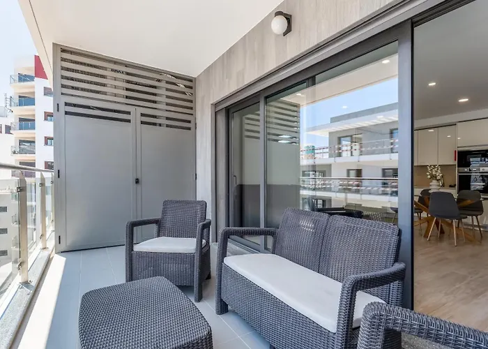Elegant 2bdr In By Lovelystay Apartament Quarteira