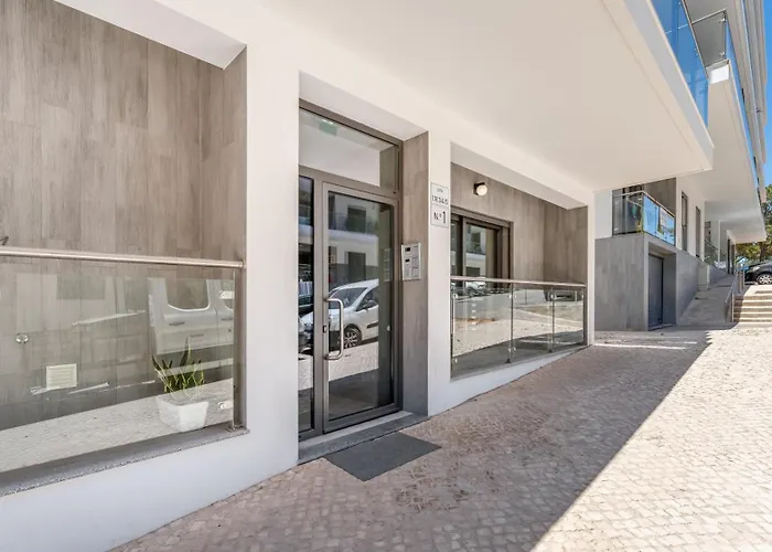 Elegant 2bdr In By Lovelystay