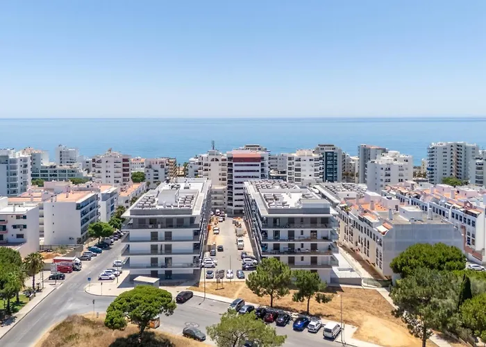 Apartman Elegant 2bdr In By Lovelystay Quarteira