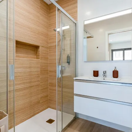 Elegant 2bdr In By Lovelystay