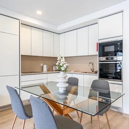 Elegant 2bdr In By Lovelystay Διαμέρισμα Quarteira