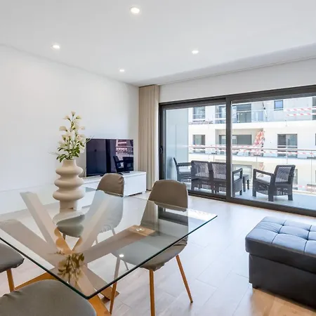 Elegant 2bdr In By Lovelystay شقة كوارتيرا