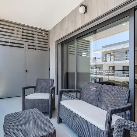 Elegant 2bdr In By Lovelystay شقة كوارتيرا
