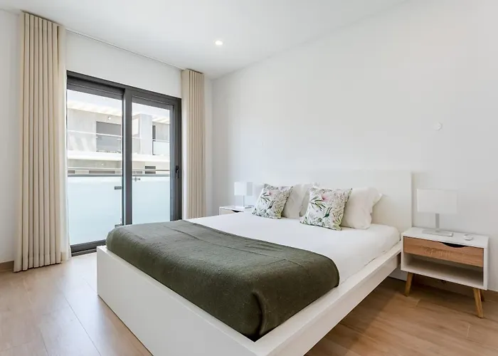 Elegant 2bdr In By Lovelystay *