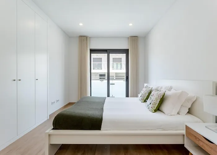 Elegant 2bdr In By Lovelystay