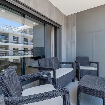 Elegant 2bdr In By Lovelystay *